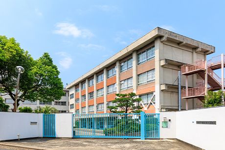 市立国松緑丘小学校